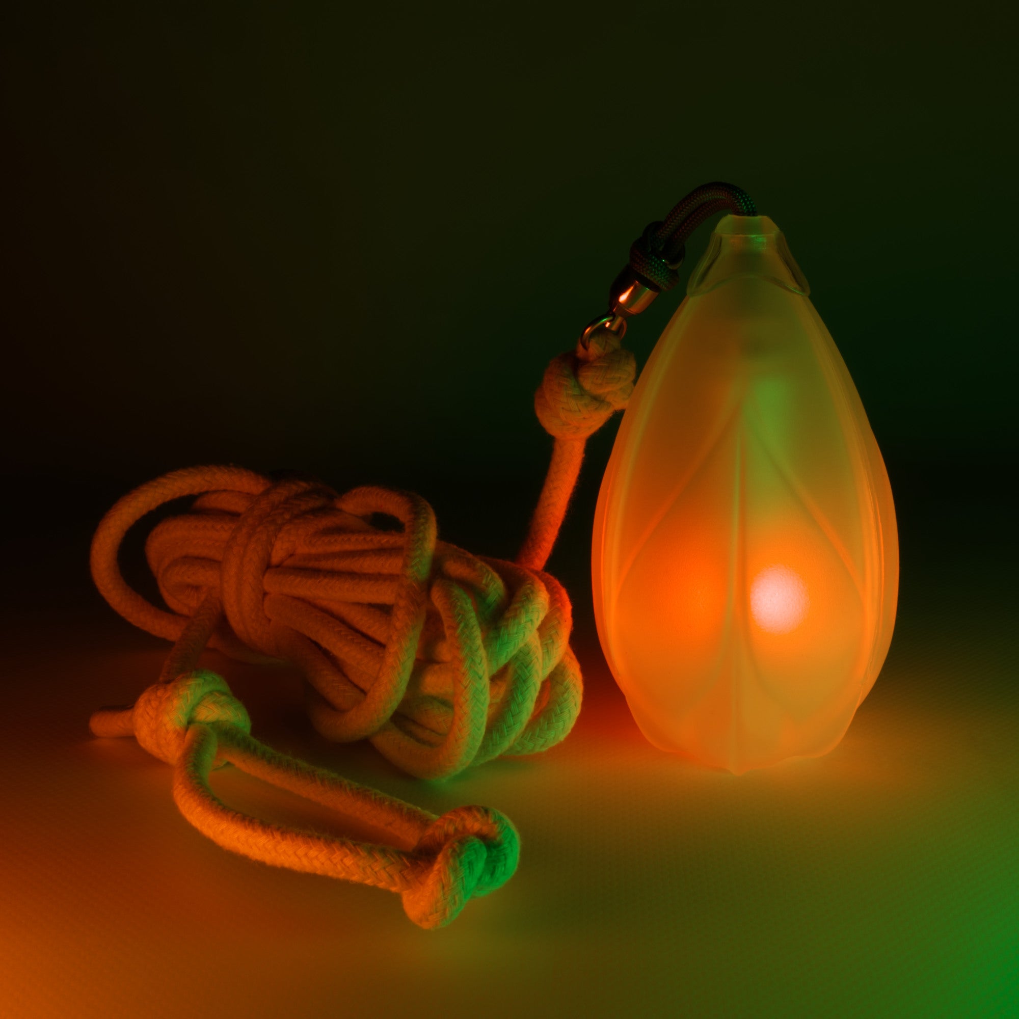 Pod Dart V2 by Flowtoys