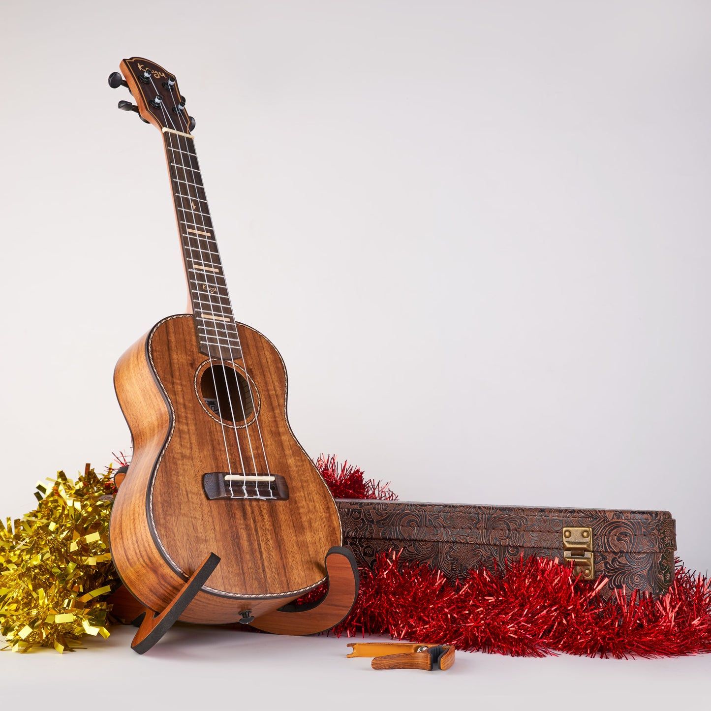 Kayu Acacia Ukulele Bundle