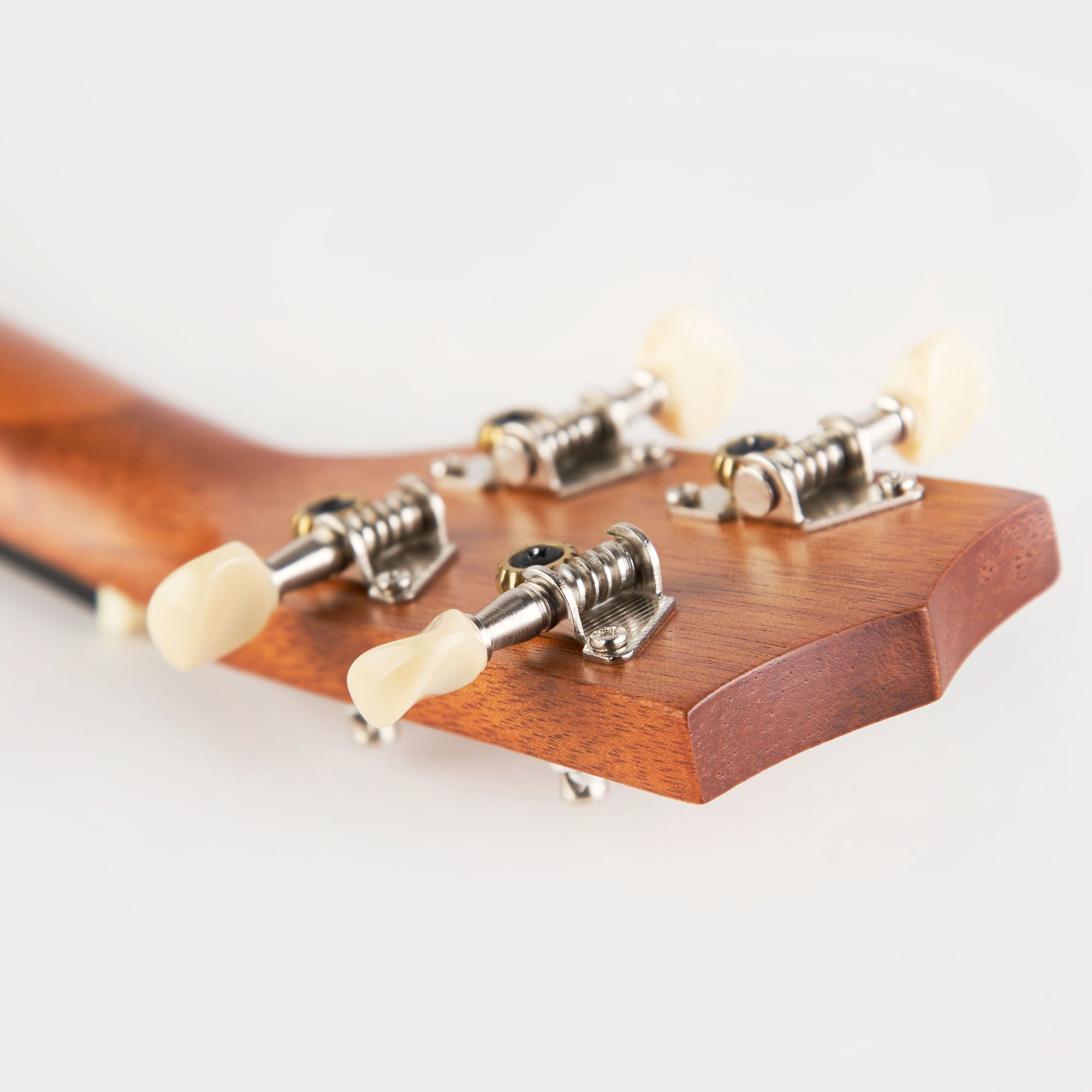 Makala Woodgrain Tenor Ukulele MK-T